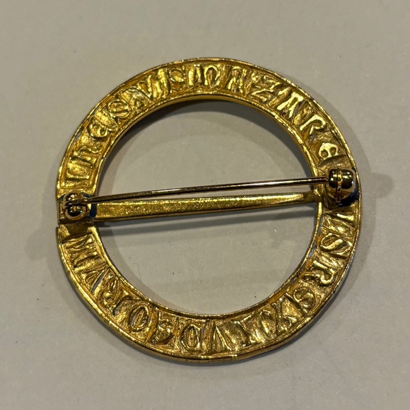 Vintage “Think of A Friend” Pin circa ‘70’s - Picture 6 of 10